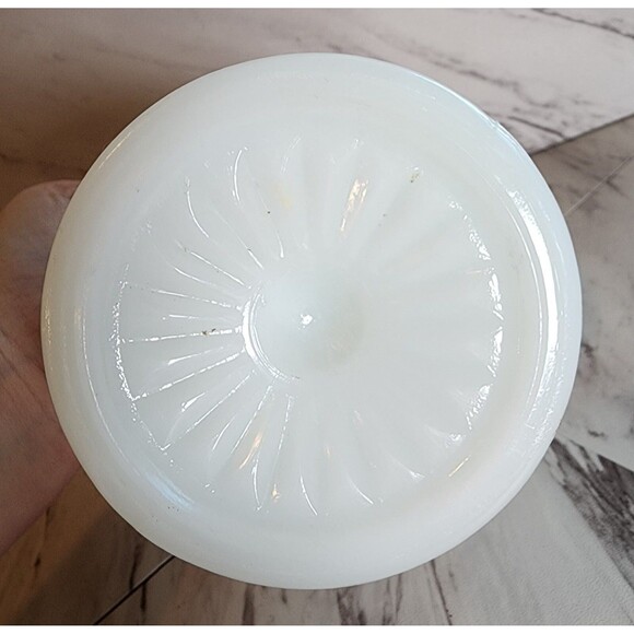 Vintage Milk Glass Goblet Heavy Quilted Diamond Pattern Scalloped Rim Planter - Picture 2 of 5